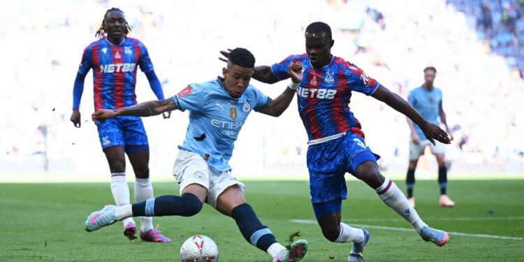 Шокиращ Инцидент: Играч Изпаднал в Безсъзнание След Груба Игра Срещу Левски