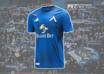 Сензационно в “синьо Първи ексклузивни кадри на новия състав на Левски! (Използва емоционален език и препратка към цвета на отбора)