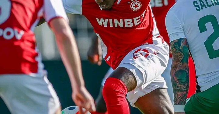 НЕПОБЕДИМА СЕРИЯ 🔥*  В ефир сме! 🔥 Нашият отбор си осигури девета поредна победа срещу Берое, затвърждавайки господството си в този мач! 🏆  Тази впечатляваща серия е доказателство за уменията, стратегията и решителността на нашия отбор. Доказахме многократно, че сме сила, с която трябва да се съобразяваме на терена.  Огромни поздравления на играчите, треньорите и персонала за това забележително постижение! 👏 Горди сме да видим как нашият отбор се представя на толкова високо ниво.  Нека запазим инерцията! 💪 Кой е любимият ви момент от победите ни срещу Берое? Споделете вашите мисли в коментарите по-долу! 💬  #НепобедимаСерия #ПоследоваПобеда #ОтборенДух