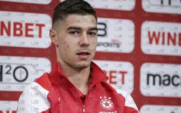 ЦСКА София удължи договора на Станислав Шопов за следващите 6 сезона, тъй като в момента той е най-високоплатеният играч в клуба.