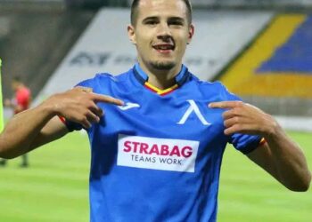 Според съобщенията изгряващата звезда Марин Петков е започнал преговори за потенциално удължаване на договора си с настоящия си клуб.