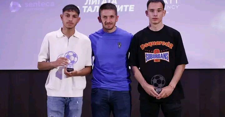 Академия Левски празнува изключителен успех в наградите за български младежки футбол