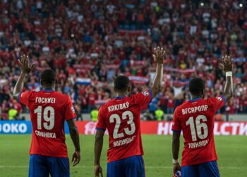 КРАЙ! ЦСКА СЕ РАЗПАДА?! Трима от най-добрите си тръгват!