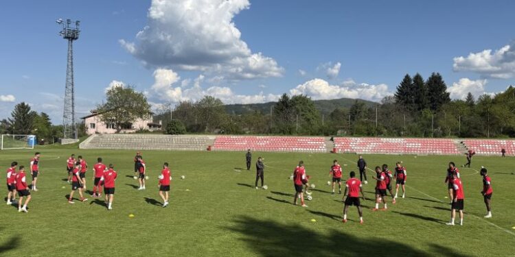 Обединени Стоим: ЦСКА Показа Боен Дух на Тренировка Преди Сблъсъка с Берое