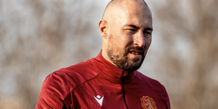 ДОКЛАД 🚨: Акалски се присъединява към българските футболни легенди за благотворителен мач. Научете повече на 👇 👇 👇