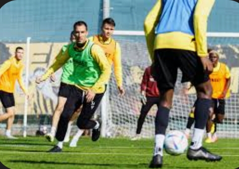 РЕПОРТАЖ: Двама играчи на Ботев Пловдив не тренираха днес преди ключов мач