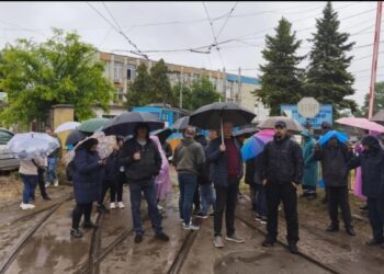 Стачката в градския транспорт в София продължава, метрото се превръща в спасителната артерия на града. Научете повече на 👇 👇 👇