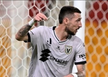 Сензация на “Герена”! Звезда напуска чужбина заради Левски! Сираков пак го направи – кой е новият любимец на феновете?!