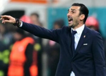 ULTIMĂ NOTĂ: Antrenorul principal al FCSB, Ilias Charalampous, l-a lăsat pe star în lacrimi după ce i-a spus că va fi vândut în această vară