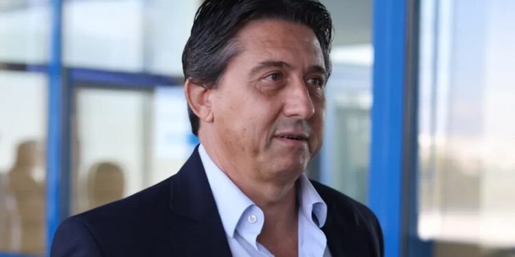 Главният изпълнителен директор на Левски отговори на някои от най-обсъжданите въпроси в момента: защо е бил…