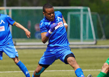 Юношата на школата на Левски София, Антони Здравков, подписа тригодишен договор с клуба, с което се завръща в тима това лято. Този ход цели да укрепи халфовата линия на отбора.