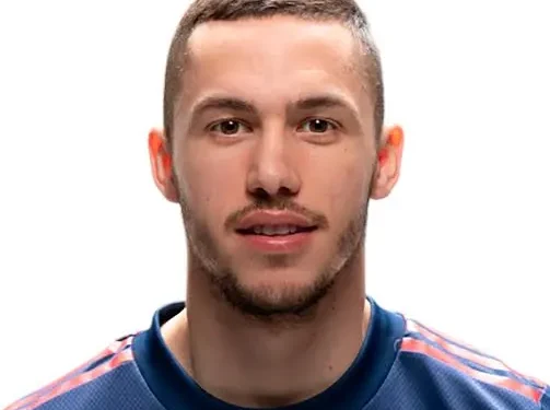 НЕВЕРОЯТНО! КОЙ Е МИСТЕРИОЗНИЯТ НАЦИОНАЛ, КОЙТО СЕ ЗАВРЪЩА В ЛЕВСКИ? ЩЕ ОСТАНЕТЕ БЕЗ ДУМИ!