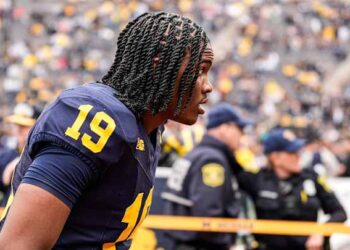 SHOCKING COMPARISON! ESPN’s Desmond Howard Links Michigan’s Bryce Underwood to THIS Heisman Winner!