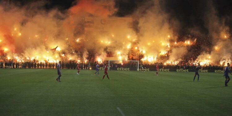 ЦСКА пусна съобщение преди минути, намериха се още билети, за да бъде целия Сектор Б… червен