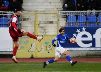 Левски спасява лиценза на топ-клуб от Първа лига, дава му спешно пари