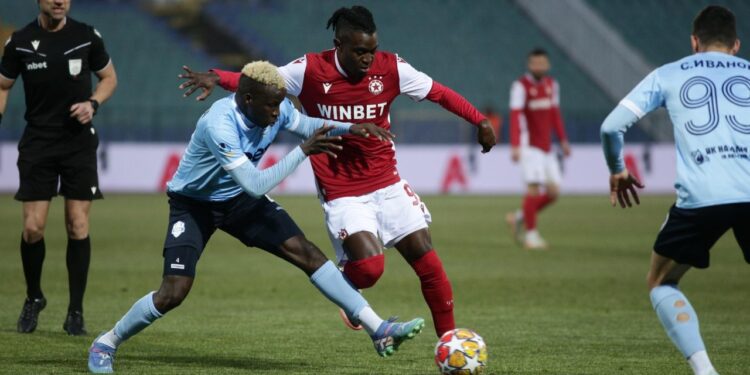 МЪЛЧАНИЕ КРАЙ СТРАНИЧНАТА ЛИНИЯ? Криптичното Предупреждение на Бивш Вратар на ЦСКА: „Утре, те ще са далеч от… ‘Тичане’“ – Тактически Шок ли е Обзел Червените?