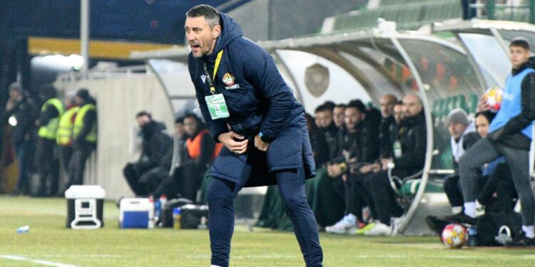 ПОСЛЕДНИЯТ ПИРОН? ЦСКА взе КЛЮЧОВ човек от КЕРКЕЗ на фона на краха в Ботев!