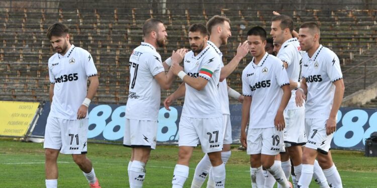 TS: Левски и ЦСКА се сборичкаха за национал с един гол за сезона в България