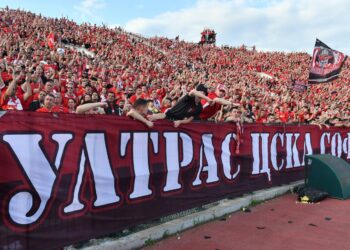 ДУЧЕТО С ШОКИРАЩА ВИЗИЯ: “Мечтая да спрете да благодарите на публиката!” Революционен призив на легендата на ЦСКА!