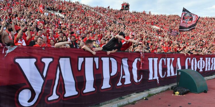 ДУЧЕТО С ШОКИРАЩА ВИЗИЯ: “Мечтая да спрете да благодарите на публиката!” Революционен призив на легендата на ЦСКА!