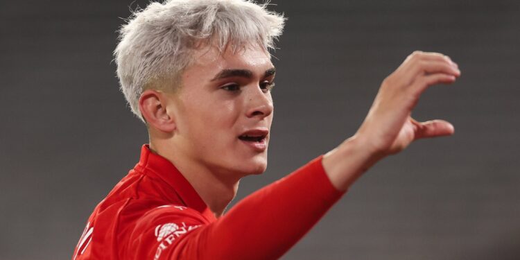 Много светло бъдеще очаква ЦСКА София, след като клубът успешно договори 5-годишен договор с 19-годишния аржентински магьосник Сантяго Лопес