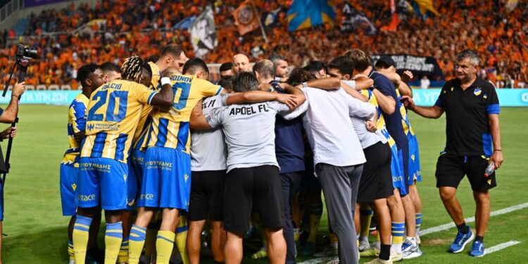 Η ΑΠΟΕΛ αντιμετωπίζει πιθανές αφαιρέσεις βαθμών μετά από εικασίες για χρησιμοποίηση ποδοσφαιριστών με παράνομες υπογραφές