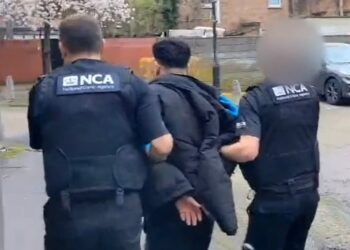 Българска слий куийн изнасилена до смърт от 7 членове на банда в София след като я взеха от клуб по време на дамска вечер, 4 заподозрени са арестувани, разследването продължава