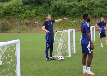 Край на сагата? “Креативният”, разделил Генчев и Сираков, си тръгна от “Левски”!