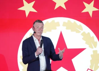 ЗЕМЕТРЕСЕНИЕ! ЦСКА ИЗВЪРШВА НЕВЪОБРАЗИМ ТРЕНЬОРСКИ УДАР – ЗАВРЪЩАНЕТО НА ЛЕГЕНДА ЗАПАЛВА НАДЕЖДА ИЛИ ФЕНСКА ЯРОСТ СРЕД БЕЗПРЕЦЕДЕНТЕН ХАОС!