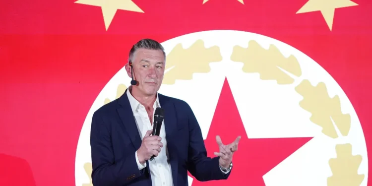 ЗЕМЕТРЕСЕНИЕ! ЦСКА ИЗВЪРШВА НЕВЪОБРАЗИМ ТРЕНЬОРСКИ УДАР – ЗАВРЪЩАНЕТО НА ЛЕГЕНДА ЗАПАЛВА НАДЕЖДА ИЛИ ФЕНСКА ЯРОСТ СРЕД БЕЗПРЕЦЕДЕНТЕН ХАОС!