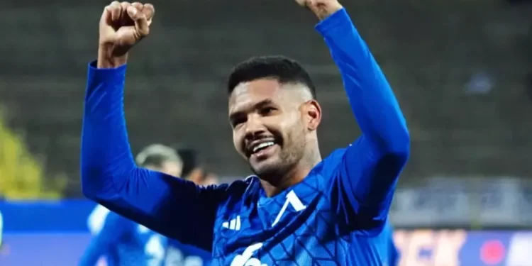 АЛБАТРОС НА ВРАТА ИМ! МИЛИАРДНИЯТ ГАФ НА ЛЕВСКИ СЕ ПРЕВРЪЩА ВЪВ ФИНАНСОВА ЧЕРНА ДУПКА – ОТЧАЯНИТЕ „СИНИ“ ШЕФОВЕ УМОЛЯВАТ ЗА ИЗХОД!