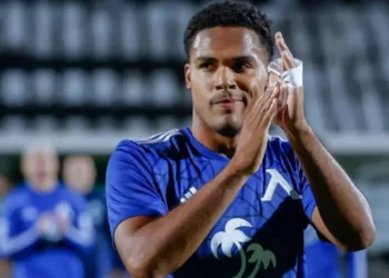 Холандски гранд хвърля око на звезда на Левски!