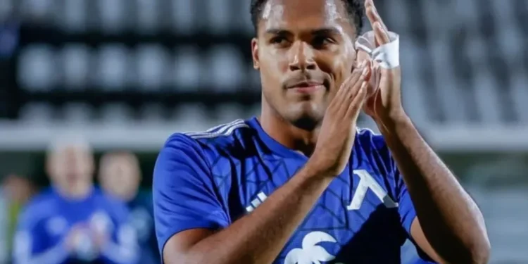 Холандски гранд хвърля око на звезда на Левски!