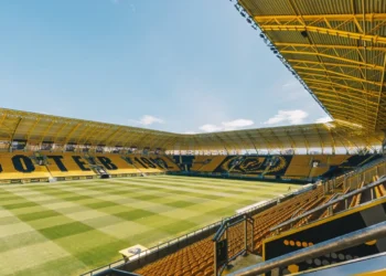 Шок в Българския Футбол: Футболисти напускат Ботев (Пд) и Спартак (Вн) заради Неизплатени Заплати!