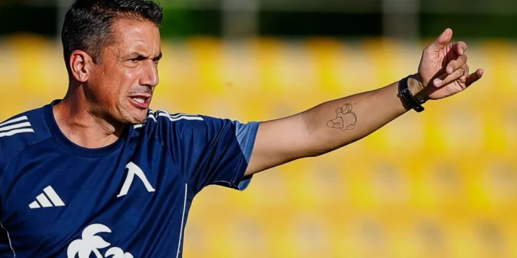 Футболисти на ЦСКА се Изправят Срещу Интензивния Контрол на Веласкес: Разгръща се Шокираща Битка!