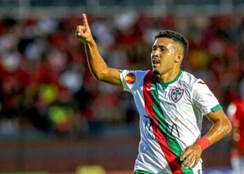 Дойде денят да отпразнуваме най-голямото си постижение! Ние сме „сините“, заедно сме силни, ние, феновете, трябва да приветстваме новия динамичен полузащитник на „Герена“ Рилдо Аморим