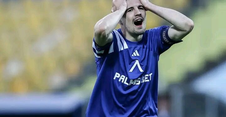 УЖАСЯВАЩО! Футболист на Левски ПРОПЛАКА: Треньор Заплашва да Ме ПРОДАДЕ, Въпреки Че ОБИЧАМ Клуба – ПЪЛЕН ШОК За Феновете!