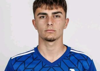 В трансфер, който предизвика както изненада, така и бурни коментари в българските футболни среди, ЦСКА София подписа с 19-годишния халф Александър Божилов – бивш капитан на дублиращия отбор на Левски и настоящ национал на България до 19 години.