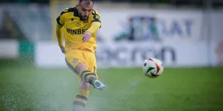 Национал остава в Ботев Пд след голям жест