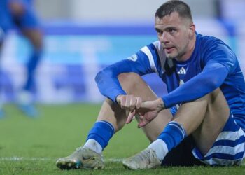 Левски София взе решение да отстрани нападателя Алекс Колев от първия състав поради вътрешно напрежение, причинено от играча. Прочетете още