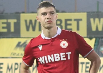 Станислав Шопов отхвърля новото предложение за договор от ЦСКА София, като заявява своите изисквания и настоява за по-добри условия