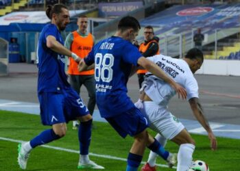 В момента се полагат усилия за продажбата на Петков на Холандия. И за тази цел хората, които го представляват, са