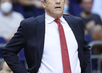 Ужас в ЦСКА! Семейна Драма Взривява Отбора: Съпругата на Треньора Бременна от Защитник – Пълен Хаос и Разочарование!