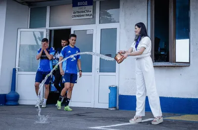 евски Укрепва Състава си с Три Нови Попълнения, Включително 15-годишен Талант