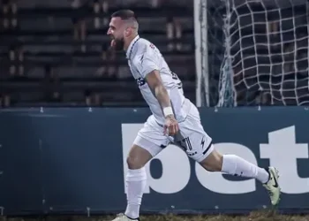 Ето това е! ЦСКА Взривява Феновете си с Шокиращо Завръщане на Забравена Легенда – Радост и Еуфория Обхващат Клуба!