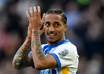 ЦСКА София: Невероятният Европейски Футболен Гигант Най-Накрая Стъпва Триумфално на Българска Земя, Разтърсвайки Пейзажа!