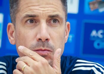 Веласкес Разтърсва Левски: Колев и Сангаре на Пейката в Дързък Тактически Ход!