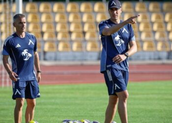 Левски София ще започне предсезонната си подготовка тази събота с приятелски мач срещу Вижте още