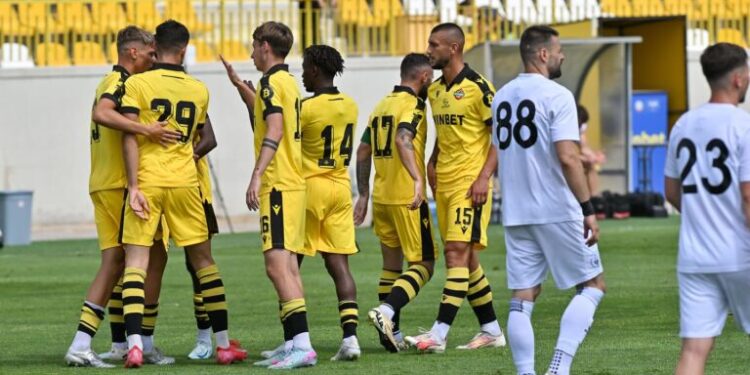 Николай Киров официално се завърна начело на Ботев