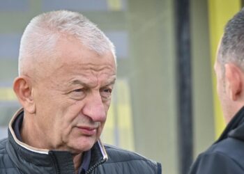 ЛОКОМОТИВ ПЛОВДИВ ⚫⚪ СОБСТВЕНИКЪТ КРУШАРСКИ РАЗКРИВА АМБИЦИОЗНИ ПЛАНОВЕ: Когато пристигнах, имаше изпотрошен терен, плевня и стар стадион! Започваме от нулата, ще добавя колкото е необходимо!